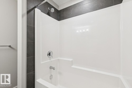 309 Edgemont Drive, Edmonton, AB - Indoor Photo Showing Bathroom