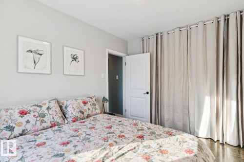7601 91 Avenue, Edmonton, AB - Indoor Photo Showing Bedroom