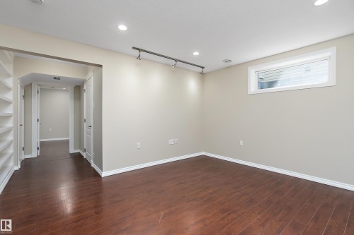 4 1780 Glastonbury Boulevard, Edmonton, AB - Indoor Photo Showing Other Room