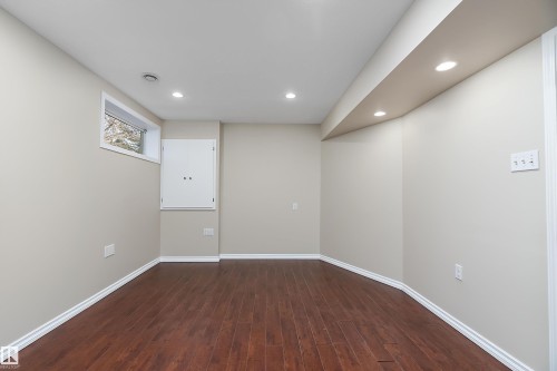 4 1780 Glastonbury Boulevard, Edmonton, AB - Indoor Photo Showing Other Room