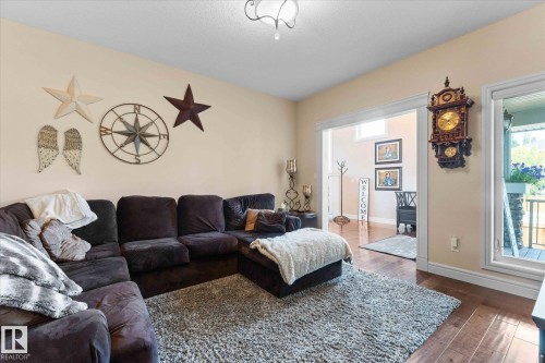 2 Vale Terrace, Fort Saskatchewan, AB - Indoor Photo Showing Living Room