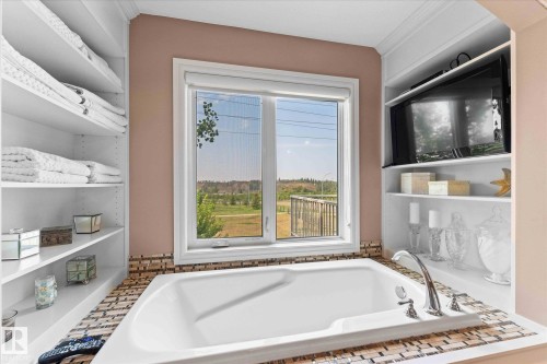 2 Vale Terrace, Fort Saskatchewan, AB - Indoor Photo Showing Bathroom