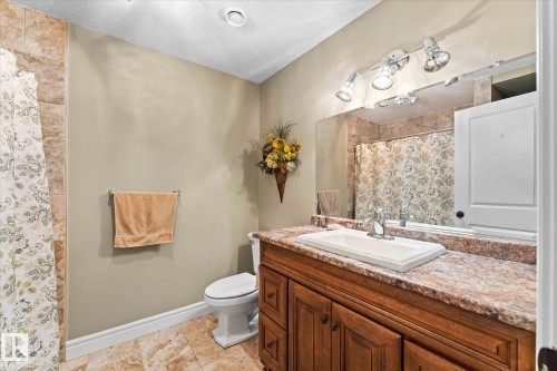 2 Vale Terrace, Fort Saskatchewan, AB - Indoor Photo Showing Bathroom