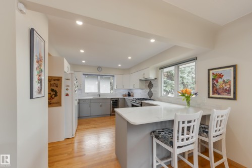 9503 77 Street, Edmonton, AB - Indoor