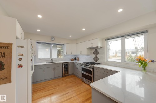9503 77 Street, Edmonton, AB - Indoor Photo Showing Kitchen With Upgraded Kitchen