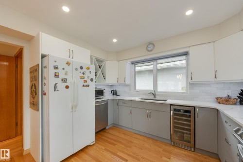 9503 77 Street, Edmonton, AB - Indoor Photo Showing Kitchen
