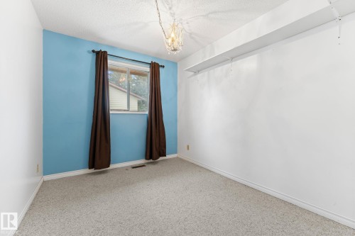 3422 138A Avenue Nw, Edmonton, AB - Indoor Photo Showing Other Room