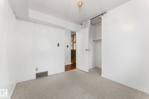 3422 138A Avenue Nw, Edmonton, AB - Indoor Photo Showing Other Room