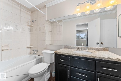 3422 138A Avenue Nw, Edmonton, AB - Indoor Photo Showing Bathroom