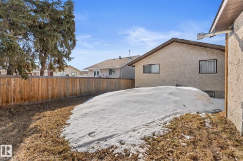 3422 138A Avenue Nw, Edmonton, AB - Outdoor