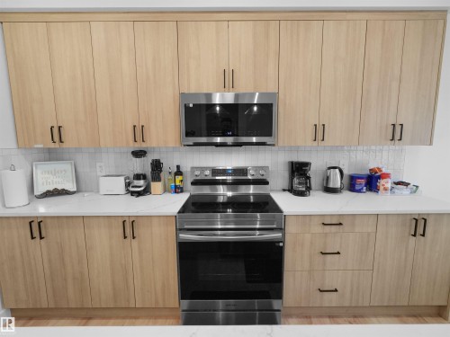 16252 19 Avenue, Edmonton, AB - Indoor Photo Showing Kitchen
