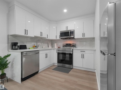 16252 19 Avenue, Edmonton, AB - Indoor Photo Showing Kitchen