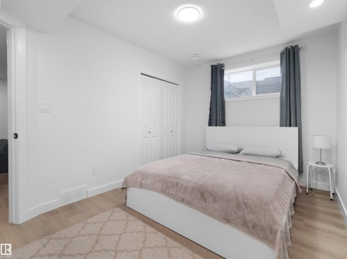 16252 19 Avenue, Edmonton, AB - Indoor Photo Showing Bedroom
