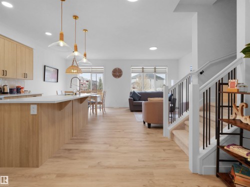 16252 19 Avenue, Edmonton, AB - Indoor Photo Showing Kitchen