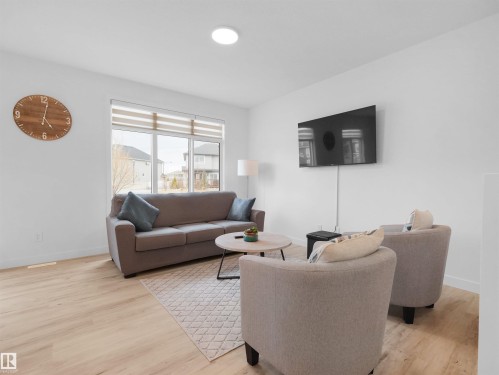 16252 19 Avenue, Edmonton, AB - Indoor Photo Showing Living Room