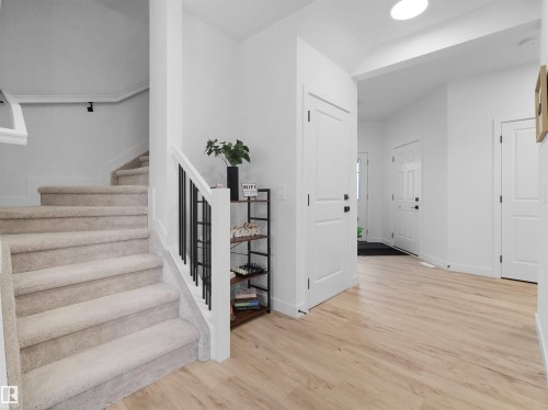 16252 19 Avenue, Edmonton, AB - Indoor Photo Showing Other Room
