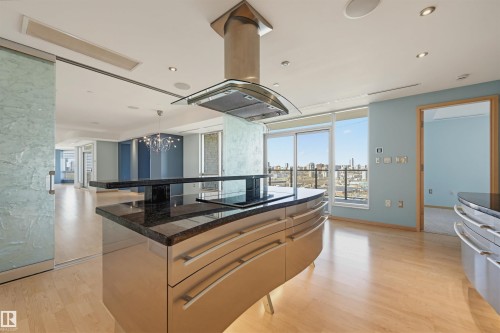 901 10035 Saskatchewan Drive, Edmonton, AB - Indoor