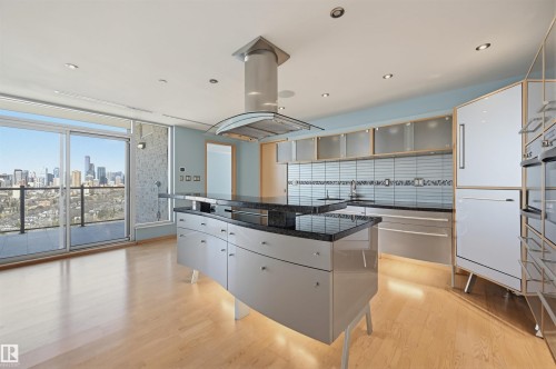901 10035 Saskatchewan Drive, Edmonton, AB - Indoor Photo Showing Kitchen