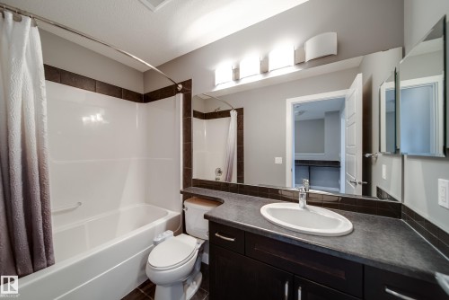 3112 Paisley Road, Edmonton, AB - Indoor Photo Showing Bathroom