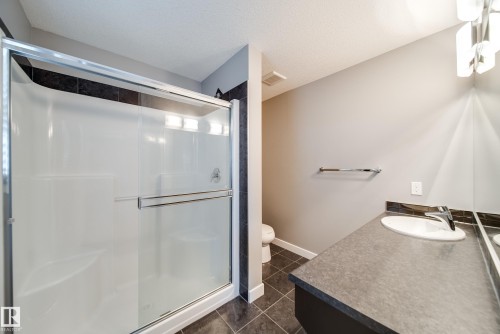 3112 Paisley Road, Edmonton, AB - Indoor Photo Showing Bathroom