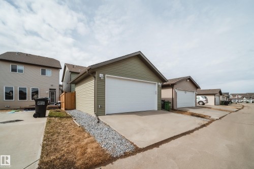 3112 Paisley Road, Edmonton, AB - Outdoor