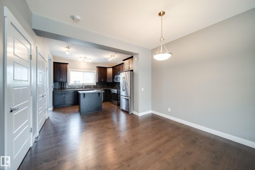 3112 Paisley Road, Edmonton, AB - Indoor Photo Showing Kitchen