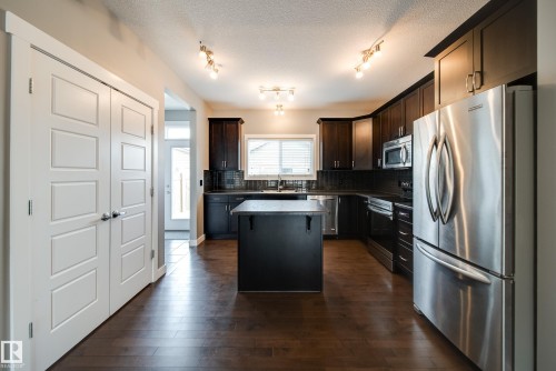 3112 Paisley Road, Edmonton, AB - Indoor Photo Showing Kitchen With Stainless Steel Kitchen