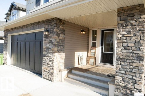 Front entry porch area. - 15867 11 Avenue, Edmonton, AB - Outdoor