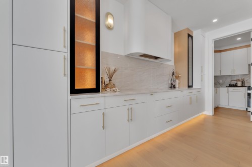 8922 Mayday Way, Edmonton, AB - Indoor Photo Showing Kitchen