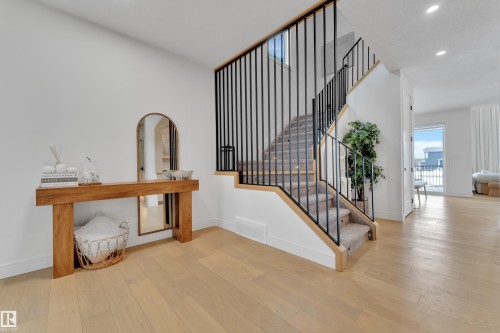 8922 Mayday Way, Edmonton, AB - Indoor Photo Showing Other Room