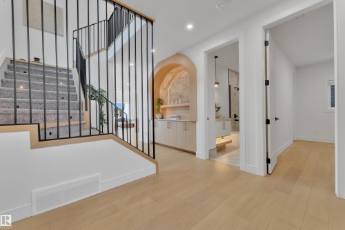 8922 Mayday Way, Edmonton, AB - Indoor