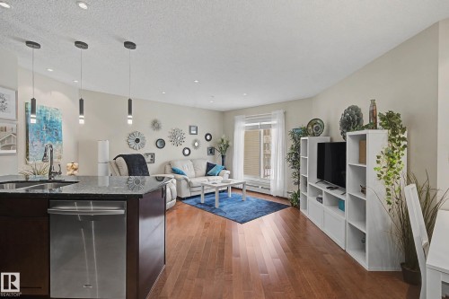 210 2204 44 Avenue, Edmonton, AB - Indoor