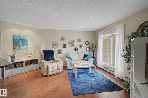 210 2204 44 Avenue, Edmonton, AB - Indoor Photo Showing Other Room