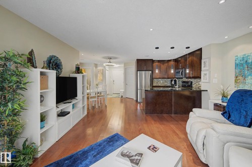 210 2204 44 Avenue, Edmonton, AB - Indoor