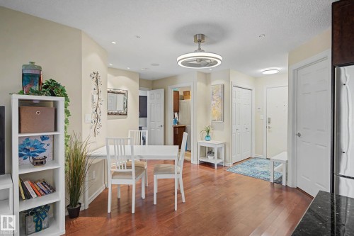 210 2204 44 Avenue, Edmonton, AB - Indoor