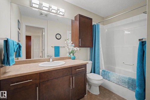 210 2204 44 Avenue, Edmonton, AB - Indoor Photo Showing Bathroom