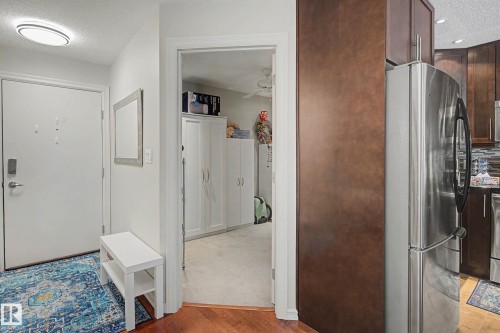 210 2204 44 Avenue, Edmonton, AB - Indoor