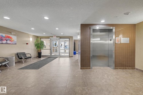 210 2204 44 Avenue, Edmonton, AB - Indoor Photo Showing Other Room