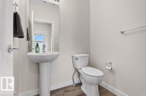 5052 Chappelle Road, Edmonton, AB - Indoor Photo Showing Bathroom