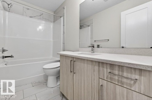 5052 Chappelle Road, Edmonton, AB - Indoor Photo Showing Bathroom