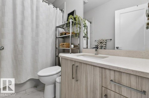 5052 Chappelle Road, Edmonton, AB - Indoor Photo Showing Bathroom