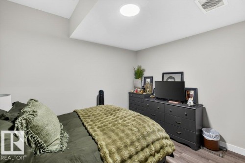 5052 Chappelle Road, Edmonton, AB - Indoor Photo Showing Bedroom