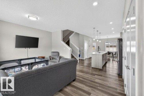 5052 Chappelle Road, Edmonton, AB - Indoor Photo Showing Living Room