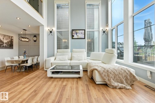1048 Goldfinch Way, Edmonton, AB - Indoor
