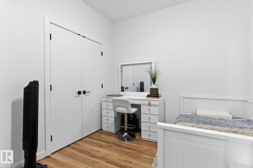 1048 Goldfinch Way, Edmonton, AB - Indoor Photo Showing Bedroom