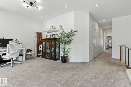 1048 Goldfinch Way, Edmonton, AB - Indoor