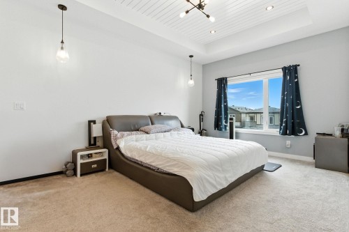 1048 Goldfinch Way, Edmonton, AB - Indoor Photo Showing Bedroom