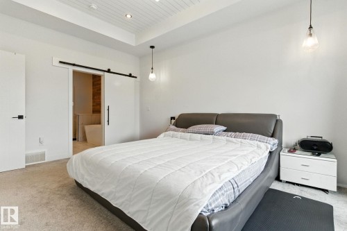 1048 Goldfinch Way, Edmonton, AB - Indoor Photo Showing Bedroom