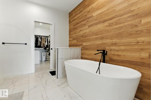 1048 Goldfinch Way, Edmonton, AB - Indoor