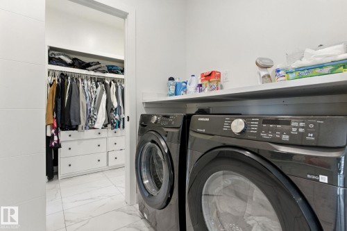 1048 Goldfinch Way, Edmonton, AB - Indoor Photo Showing Laundry Room